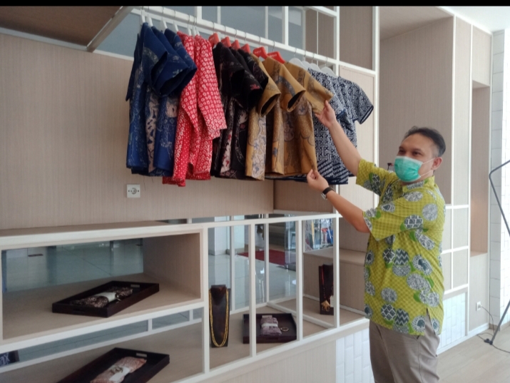 Market Tumbuh Pesat, Harris Hotel Bundaran Satelit Surabaya Pajang Produk UMKM Warga