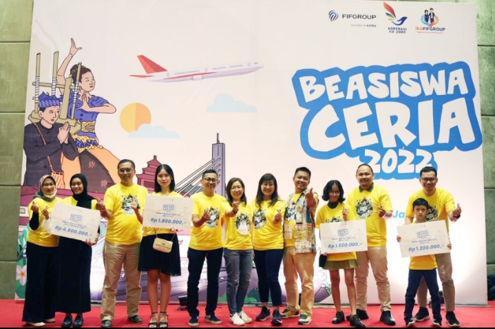 384 Anak Terpilih Terima Beasiswa Ceria FIFGROUP 2022