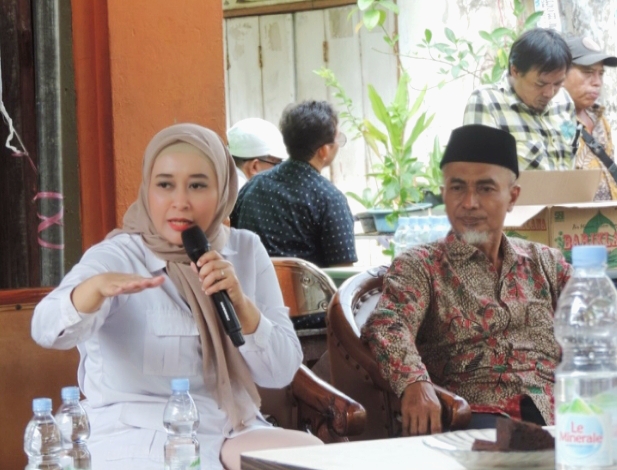 Reses di RW06 Simolawang, Ajeng Wira Wati Banyak Terima Keluhan Warga Soal Permakanan