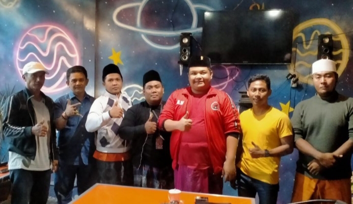 Bahas Masalah Kampung dan Sosial, Wakil Sekretaris DPC PDIP Surabaya Achmad Hidayat Diskusi Bersama Ormas MADAS 