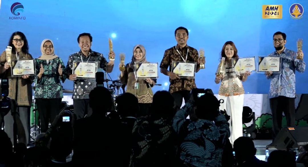 Pemkot Surabaya Raih Penghargaan Kategori Siaran Pers dari Kemenkominfo