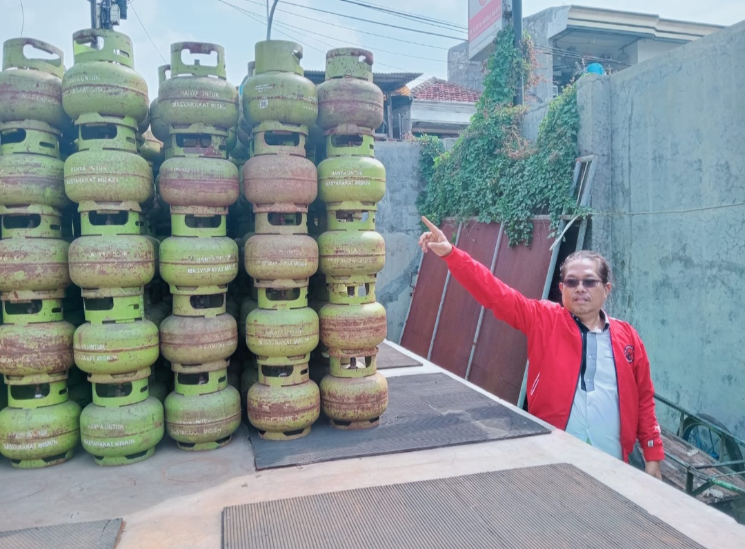 Fraksi PDIP DPRD Kota Surabaya Himbau Warga Tidak Panik dengan Langkanya Gas LPG Melon