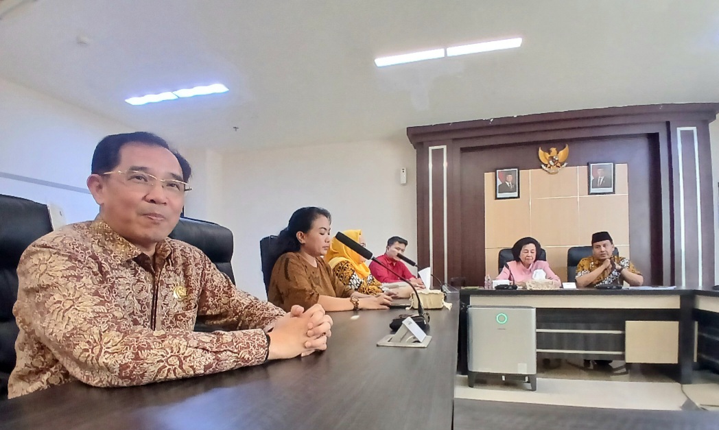 Audensi dengan Komisi D, Yayasan Pondok Kasih bersama FBM Bangun Taman Bhineka di Keputih