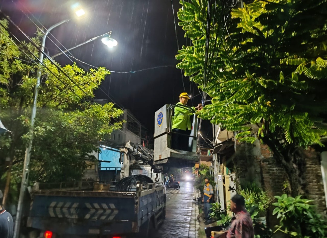 Pemkot Surabaya Targetkan Pemasangan 5.884 PJU di Tahun 2025