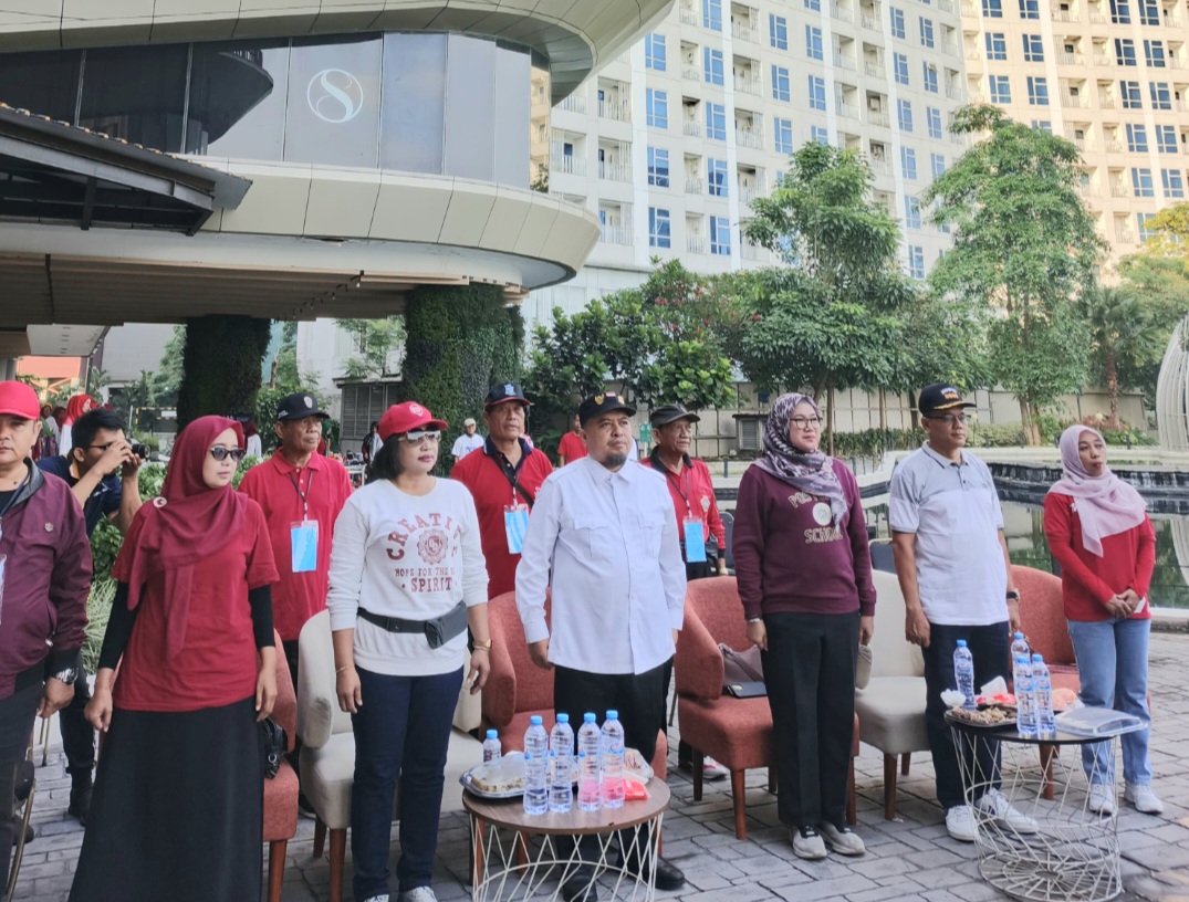 Johari Mustawan Hadiri Giat Senam 1000 Lansia di Kecamatan Dukuh Pakis