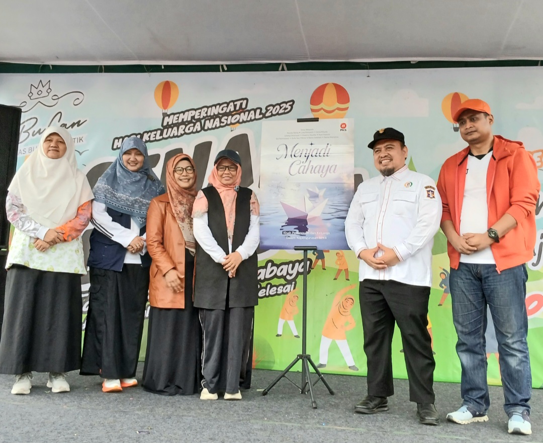 HKN 2025, BPKK PKS Kota Surabaya Luncurkan Buku ‘Menjadi Cahaya’ di Kawasan Wisata Kota Lama