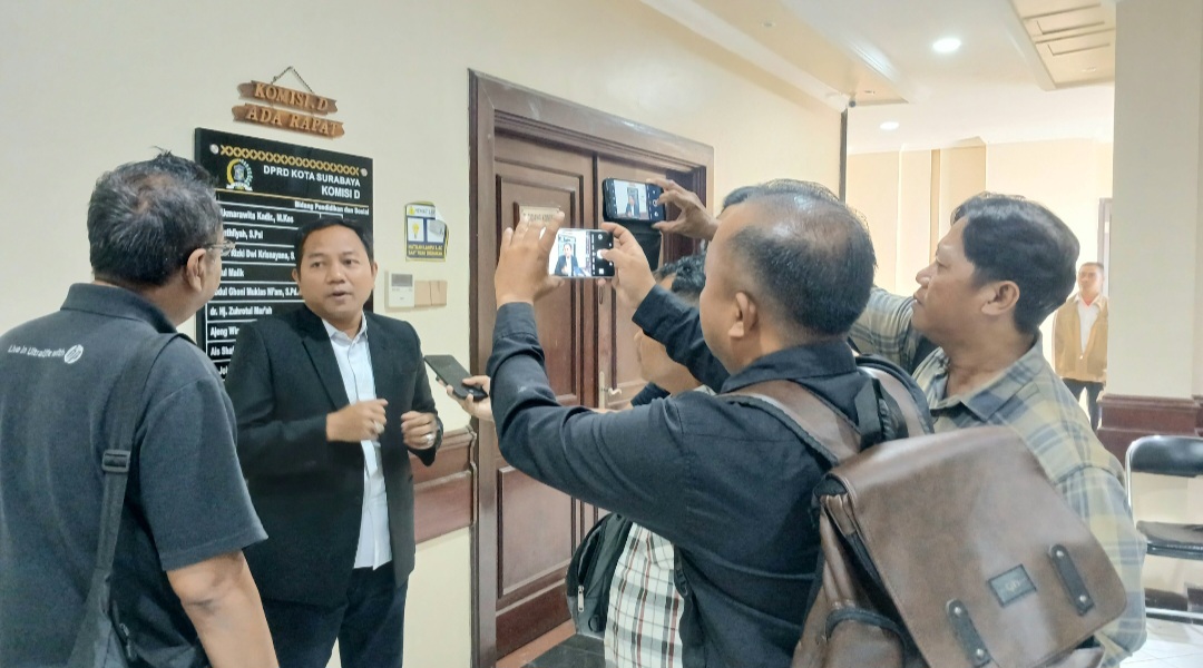 Komisi D Berharap Dispendik Surabaya Fasilitasi Seragam Baju Adat di Program Kamis Mlipis
