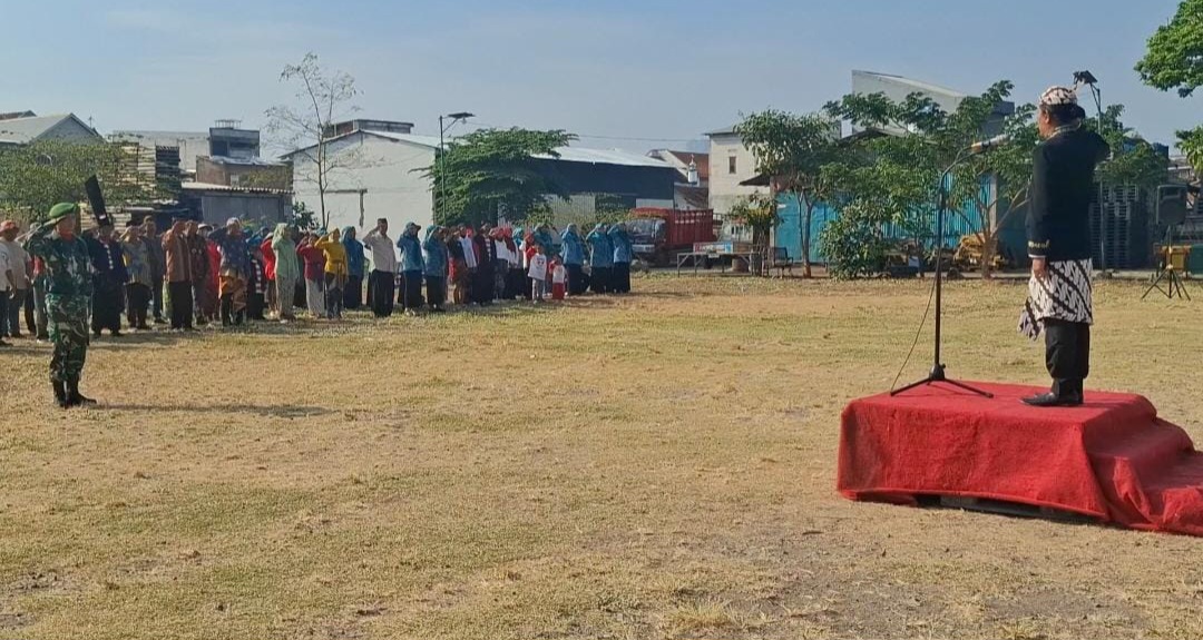 Ketua Fraksi PDIP H. Budi Leksono Gelar Upacara HUT RI Ke 80 Tahun