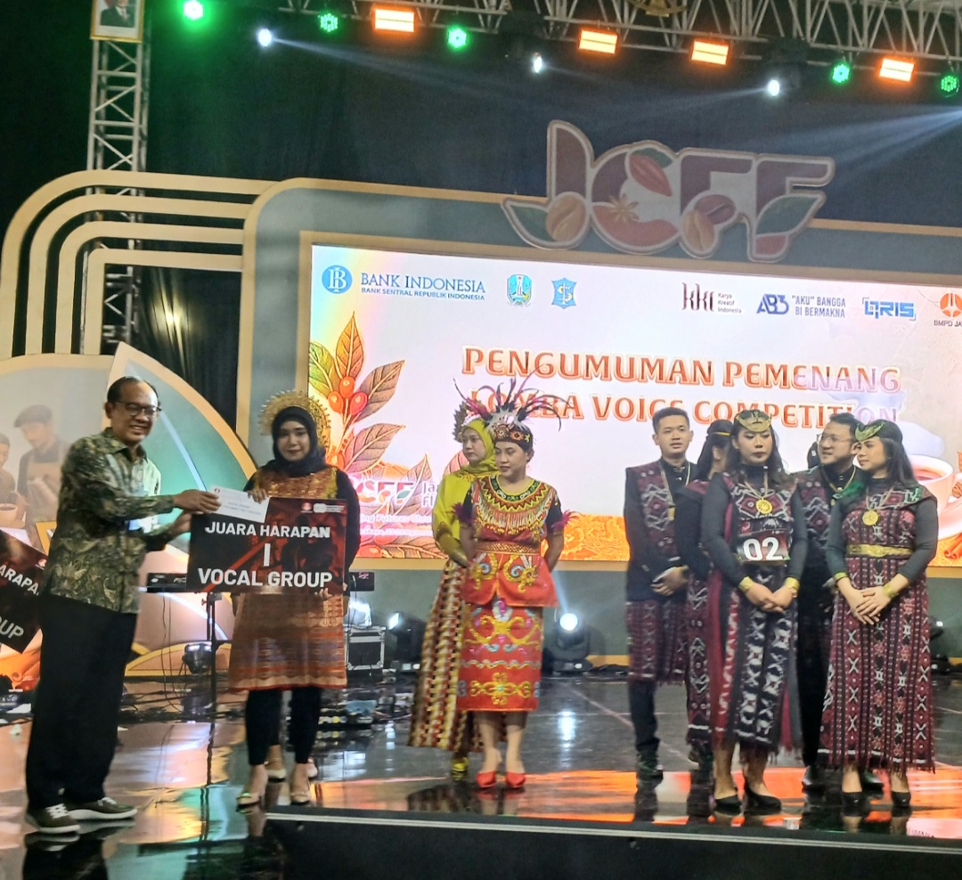JCFF 2025, Kepala BI Jatim Ibrahim Beri Hadiah Pemenang Porsebank