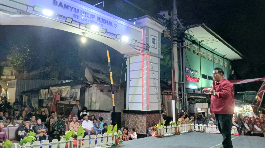 Hadiri Pentas Seni Agustusan di Banyuurip Kidul, Sukadar Sosialisasikan PIP dan Pentingnya Anak Cinta Tanah Air