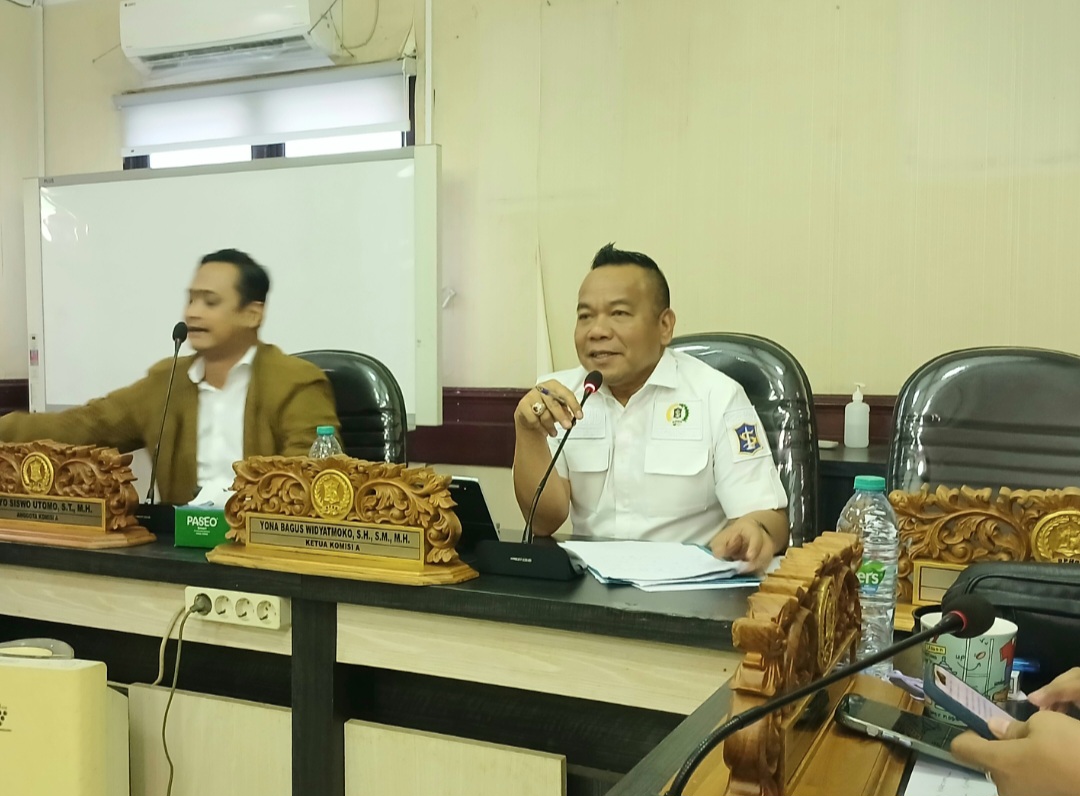 Komisi A Rekomendasikan Pencabutan SE Sekkota Surabaya Perihal Pecah KK dan Evaluasi Pemgendalian Jumlah Penduduk