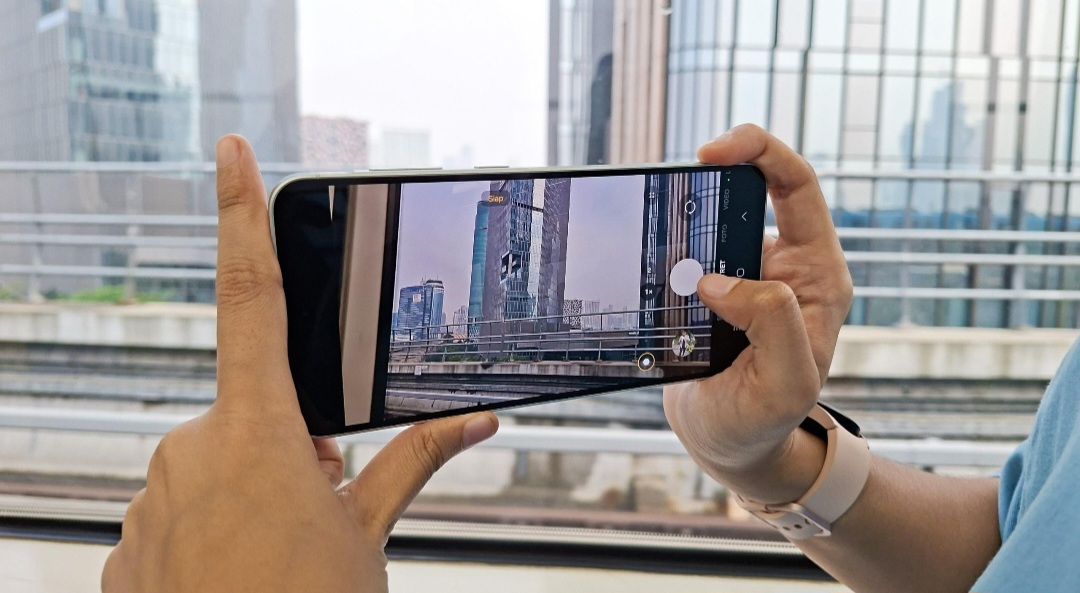 Galaxy A56 5G, Teman Setia Ngopi dan Pergi Kerja