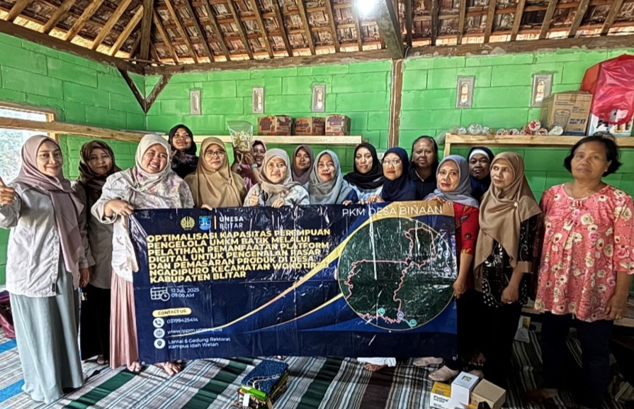 LPPM Unesa Dampingi Peningkatan Kapasitas Perempuan Pengelola UMKM Batik Sora Desa Ngadipuro Kabupaten Blitar