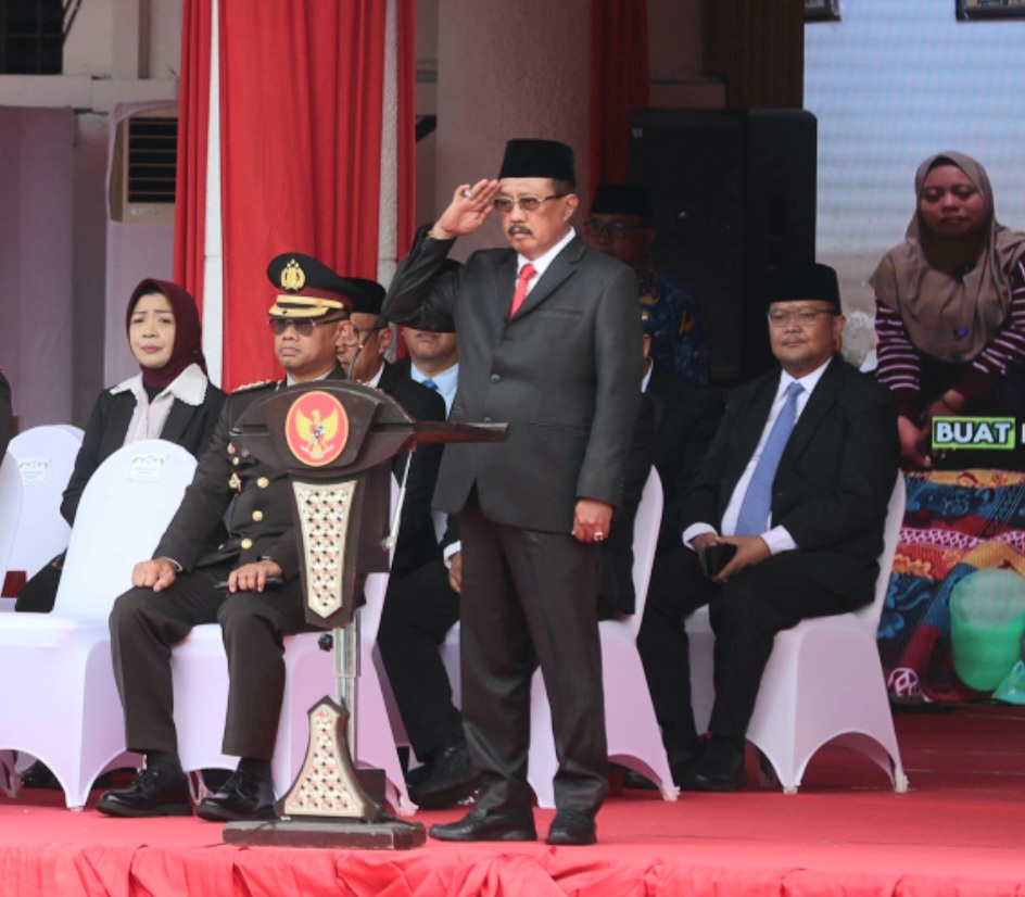 Wawali Armuji Beri Penghargaan untuk 68 Pemuda Berprestasi di Hari Sumpah Pemuda ke-97