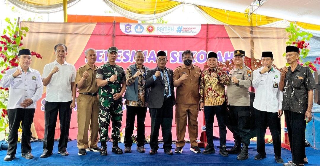 Anggota Dewan Abdul Malik bersama Kepala BNN Kota Surabaya Apresiasi Sekolah Panah Bersinar Cegah Narkoba Sejak Dini