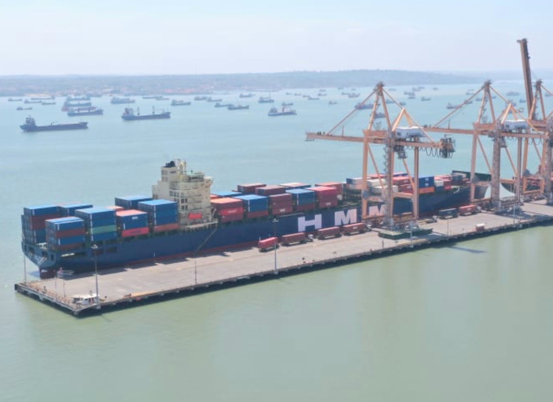 Arus Peti Kemas Internasional TPS di Bulan Oktober 2025 Tetap Tumbuh