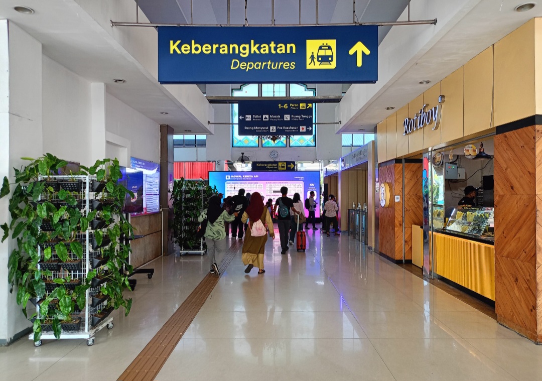 Libur Nataru, KAI Daop 8 Surabaya Berikan Diskon Tiket KA Ekonomi Komersial 30%