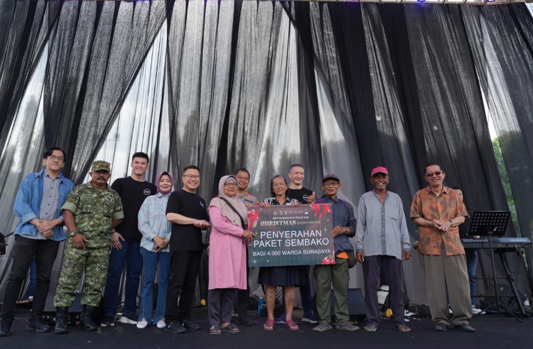 Natal 2025, Mawar Sharon Peduli dan Polri Bagikan 4.000 Paket Sembako Bagi Warga Surabaya