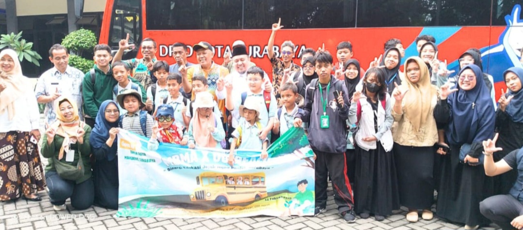 Outing Class Berbasis Literasi Lingkungan, Johari Mustawan Dukung Sinergi Jejak Hijau Pesisir Surabaya