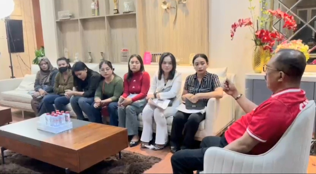 Puluhan Biduan Dangdut di Surabaya Adukan Dugaan Kasus Arisan Bodong ke Wawali Armuji