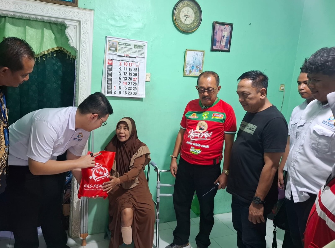 Cak Ji dan Anas Karno Bersama Gas Pemuda Susuri Kampung Padat Bantu Warga Kurang Mampu
