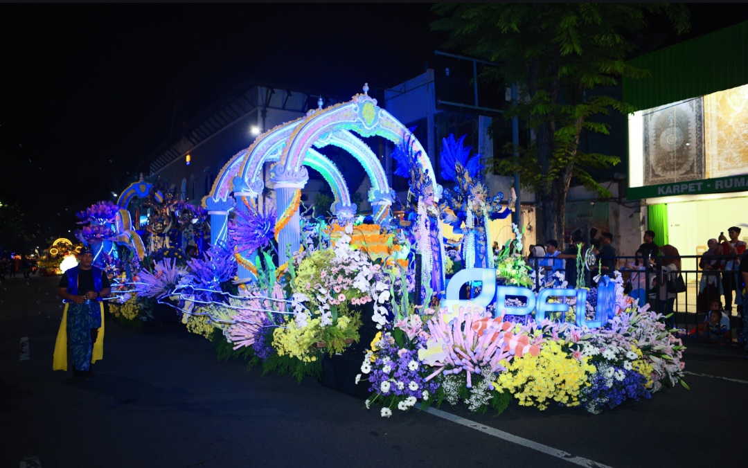 Surabaya Vaganza 2026, Mobil Hias Pelindo Angkat Keindahan Laut