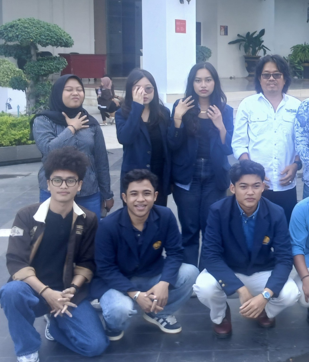 Mahasiswa Dari Dua Kampus Ternama di Surabaya Bertemu Ketua Fraksi PDIP, Ini yang Dibicarakan 