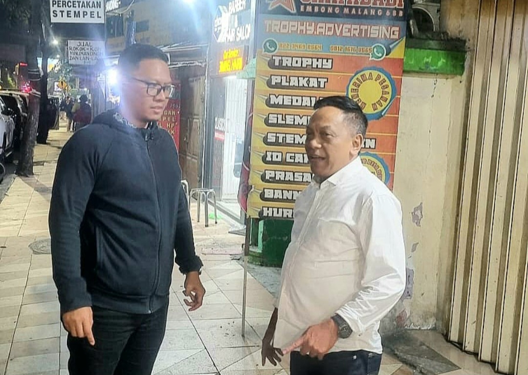 Anas Karno dan Camat Genteng Turun Langsung ke Lapangan, Sosialisasikan Parkir Non-Tunai hingga Tertibkan Parkir di Trotoar