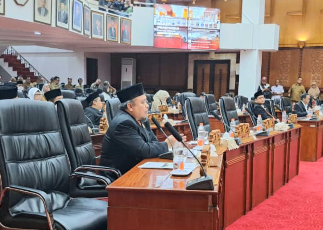 Interupsi Johari Mustawan Dalam Paripurna DPRD Surabaya, Bang Jo Dorong Penguatan Komunikasi DPRD dan Perangkat Daerah Demi Pelayanan Masyarakat
