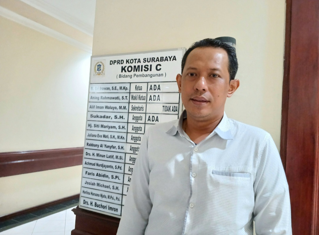 Pansus Penanggulangan Banjir DPRD Surabaya Dorong Lurah dan Camat Miliki Alat Eskavator Secara Mandiri