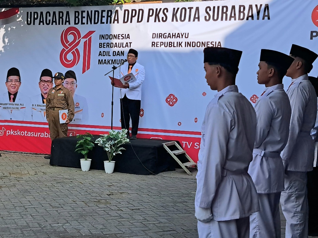Gelar Upacara HUT RI ke-81, PKS Surabaya Soroti Ketahanan Keluarga hingga Keadilan Ekonomi