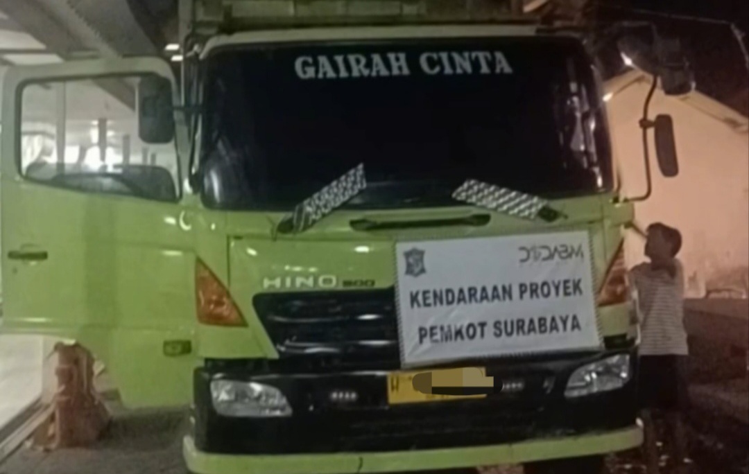 Pemkot Surabaya Tegur Kontraktor Catut Nama DSDABM di Truk Proyek