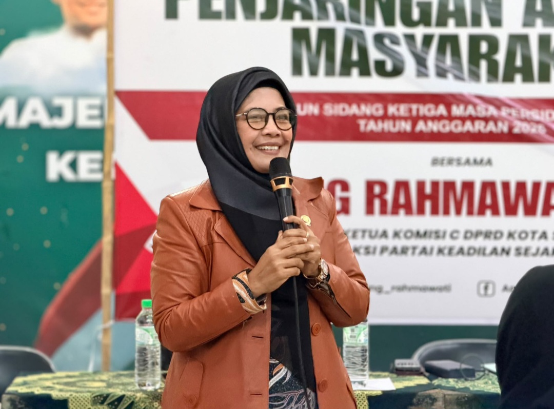 Saat Reses, Aning Rahmawati Serap Aspirasi Warga Surabaya